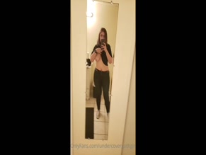 Undercovergothgirlfree Tits Reveal