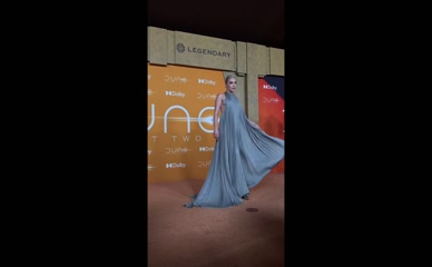 Florence Pugh sideboob dress malfunction