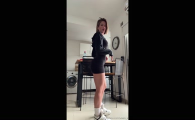 vixen_k tight dress pussy flash