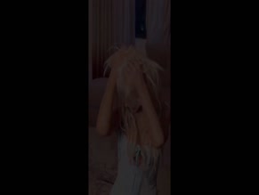 Christina Aguilera cleavage slip