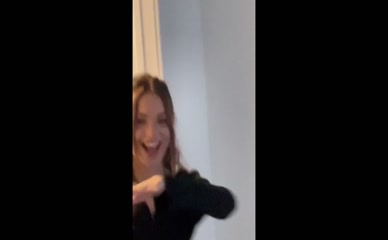 Maddie Ziegler midriff tease