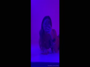 unifoto: Leotard cleavage mirror selfie