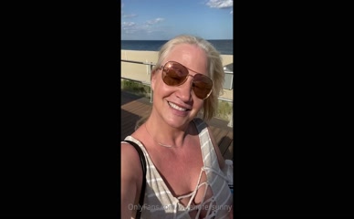 Tammy Lynn Sytch Beachside Cleavage Display