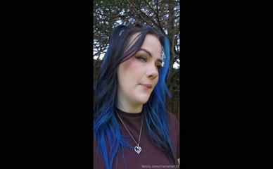 chantelleh2233:Vulva close-up with urination