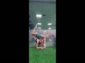 Emerald Gordon Wulf contortionist cameltoe.
