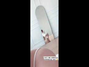 Peachysindy ass mirror selfie