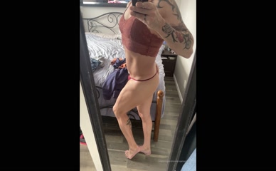 discoveringalisonfree shows off her tits and pussy in lingerie