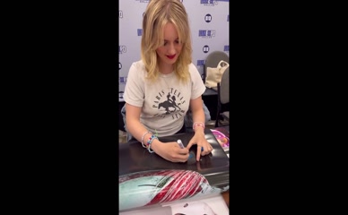 Mckenna Grace Signs Autograph at Fan Expo Dallas