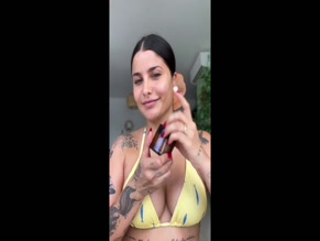 Martina La Peligrosa bikini try-on.