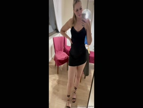 emilyy.parker: bare thighs selfie