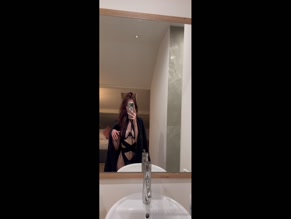 Hortensiav lingerie mirror selfie