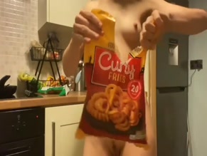 Thepetitegeordie full body exposure in kitchen