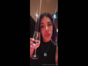 love_queen_bee Wine Toast
