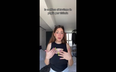 Giusy Piazza cleavage reveal