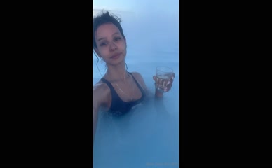 Bellapussy25 swimsuit cleavage in hot spring
