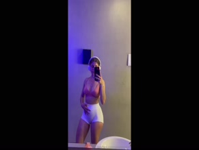 milarefachomr bra shorts selfie