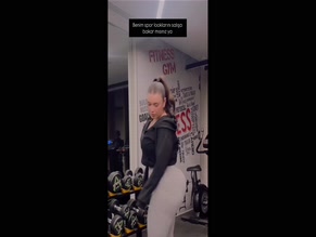 Begum Bedir sexy ass showcase in tight leggings