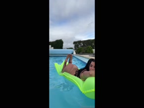 missmaikoxx completely bare in pool