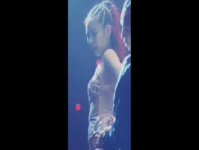 Jennie Kim tits slip dance