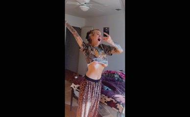 darcidarling's underboob mirror selfie