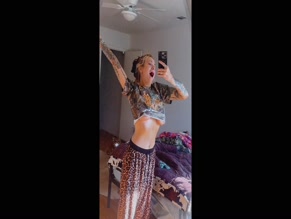 darcidarling's underboob mirror selfie