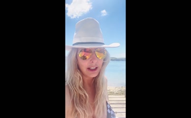 Carol Vorderman Cleavage Beach Selfie