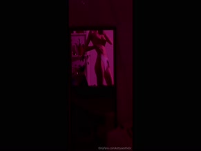 kettyaesthetic mirror selfie topless
