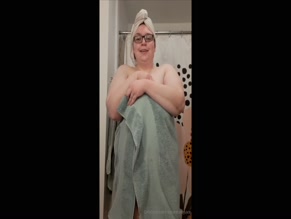dollarstorejuice towel drop