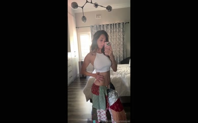 xoitsvanessa Topless Mirror Selfie Tease