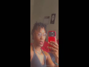 thegiascott bra and panties mirror selfie