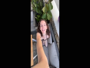 mia.hill showsoff her bikini
