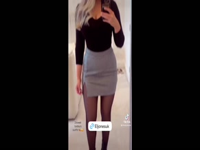 Eljonesuk skirt slit tease