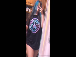 bigtittigothbear - peek a boo panty flash