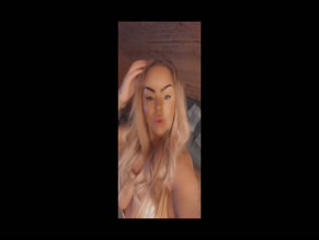 Oops_its_roops Topless Live Stream Boob Slip