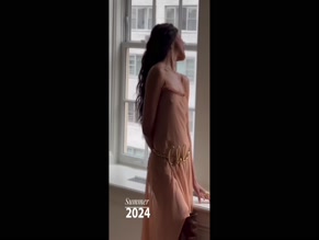 Zoe Saldana Nipple Slip