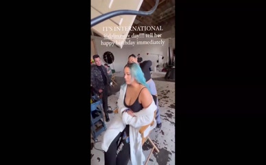 Emlyn Cleavage Hair Prep