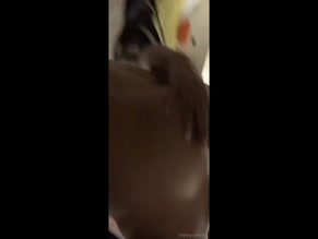 Qnsannn Tits and Ass Reveal