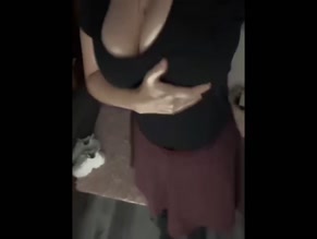 ShowyVT sexy bouncing boobs