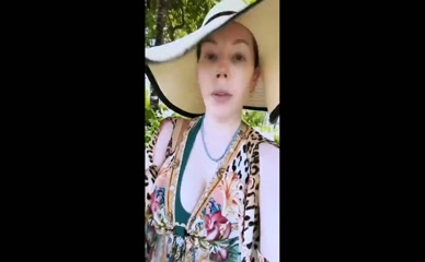 Katherine Ryan cleavage sunhat.