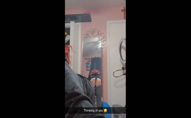 Nikkinikki8219 shows ass and tits