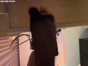 hello_kiko sexy feet tease