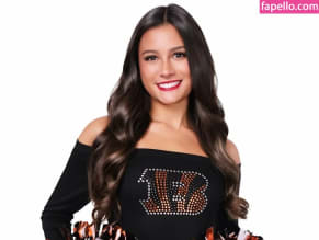 Sexy Cheerleaders