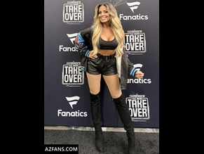  alt="Trish Stratus"