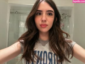 Gabriela Bee