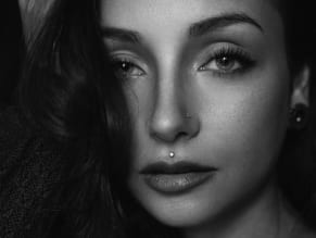 Fabiolaholystone