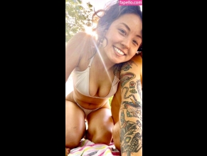 Hitchhikercourtney