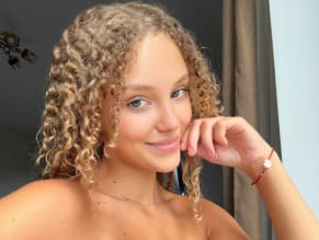 Zoey Curly
