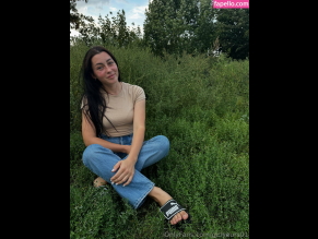 Girlyours01