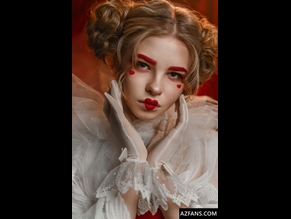  alt="Eva Lee Model"