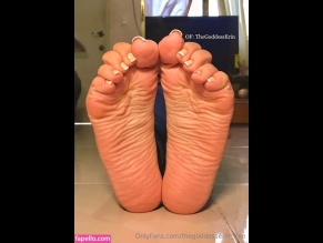 Thegoddesserin_free